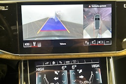 harmaa Audi Q7 2023 kuva 22.