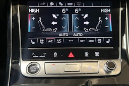 harmaa Audi Q7 2023 kuva 23.