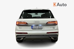 valkoinen Audi Q7 2023 kuva 3.