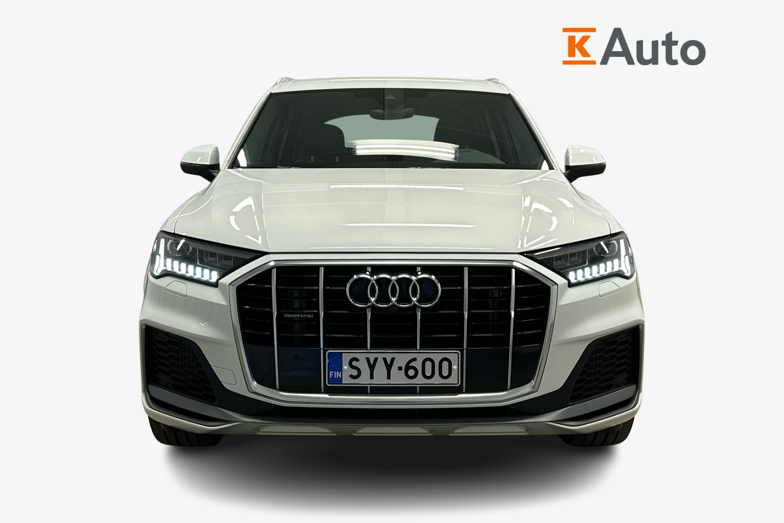 valkoinen Audi Q7 2023 kuva 4.