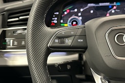 valkoinen Audi Q7 2023 kuva 9.
