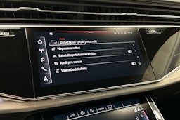 valkoinen Audi Q7 2023 kuva 17.