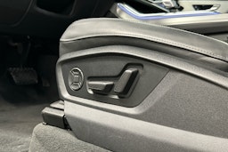 valkoinen Audi Q7 2023 kuva 23.