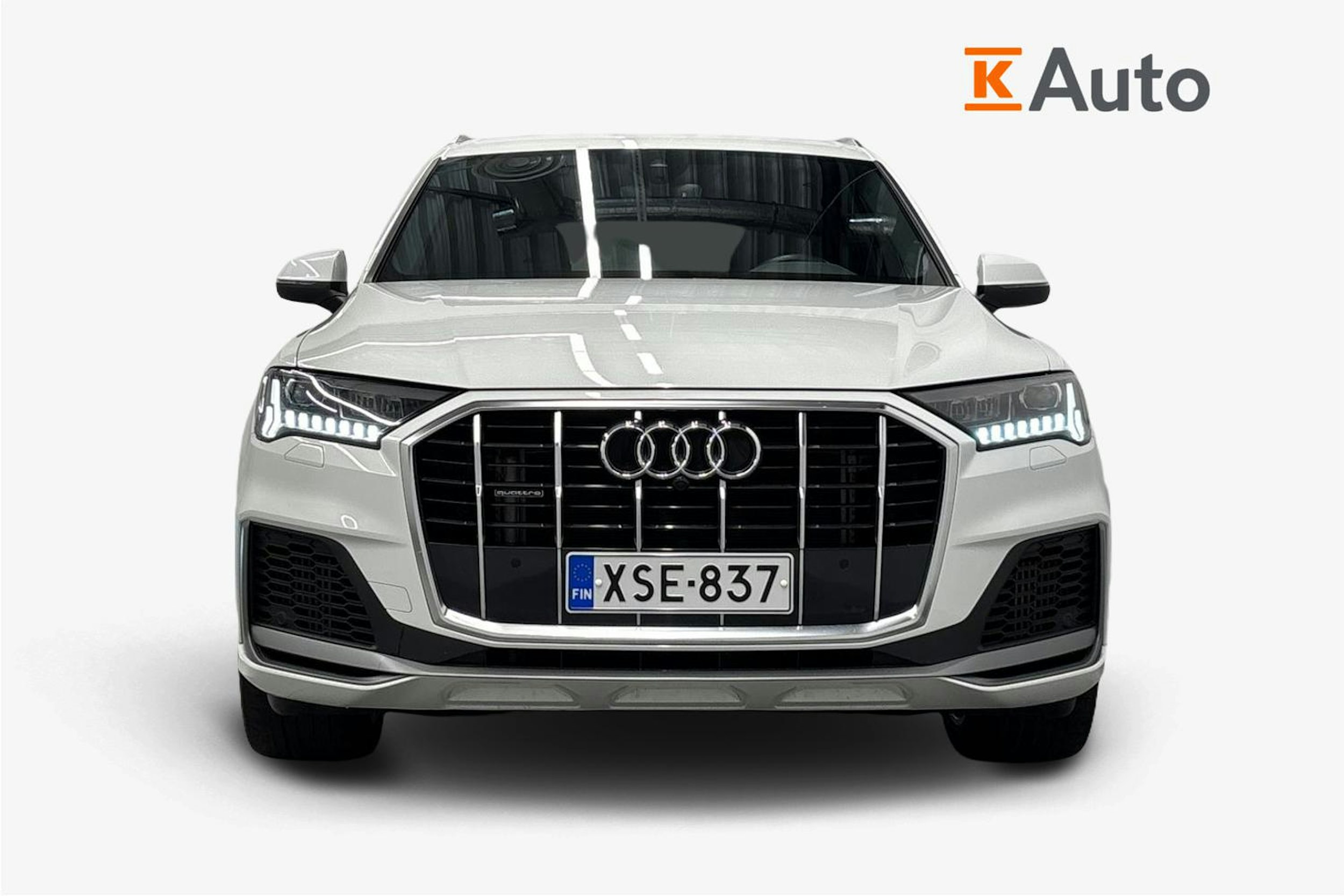 valkoinen Audi Q7 2023 kuva 5.