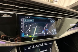 harmaa Audi Q7 2024 kuva 22.