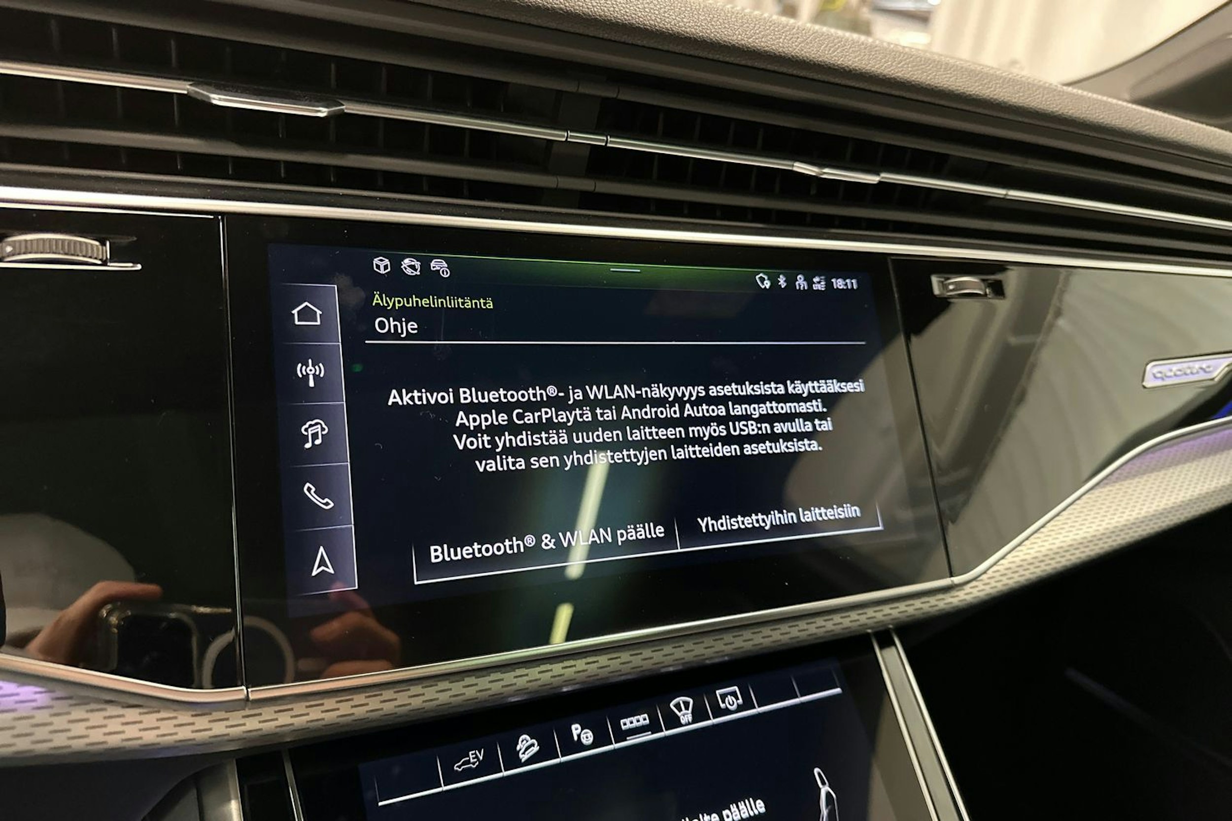 harmaa Audi Q7 2024 kuva 23.