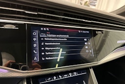 harmaa Audi Q7 2024 kuva 27.