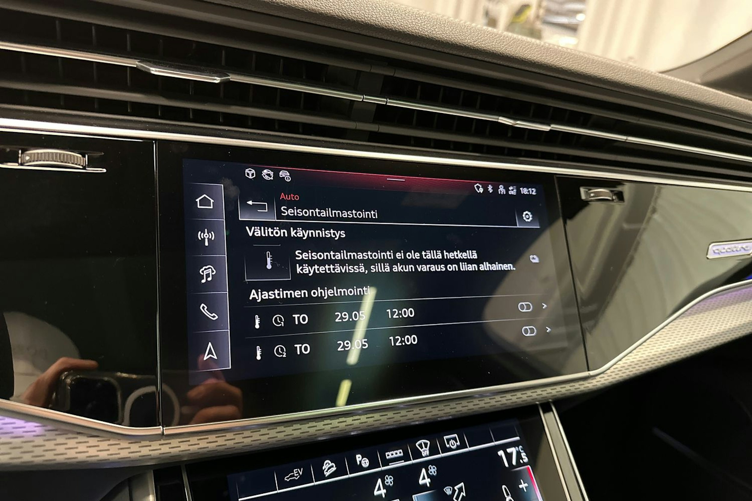harmaa Audi Q7 2024 kuva 29.