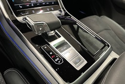 harmaa Audi Q7 2024 kuva 30.