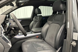 harmaa Audi Q7 2024 kuva 31.