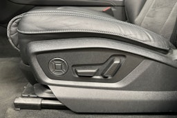 harmaa Audi Q7 2024 kuva 32.