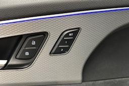 harmaa Audi Q7 2024 kuva 33.