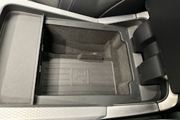 harmaa Audi Q7 2024 kuva 40.