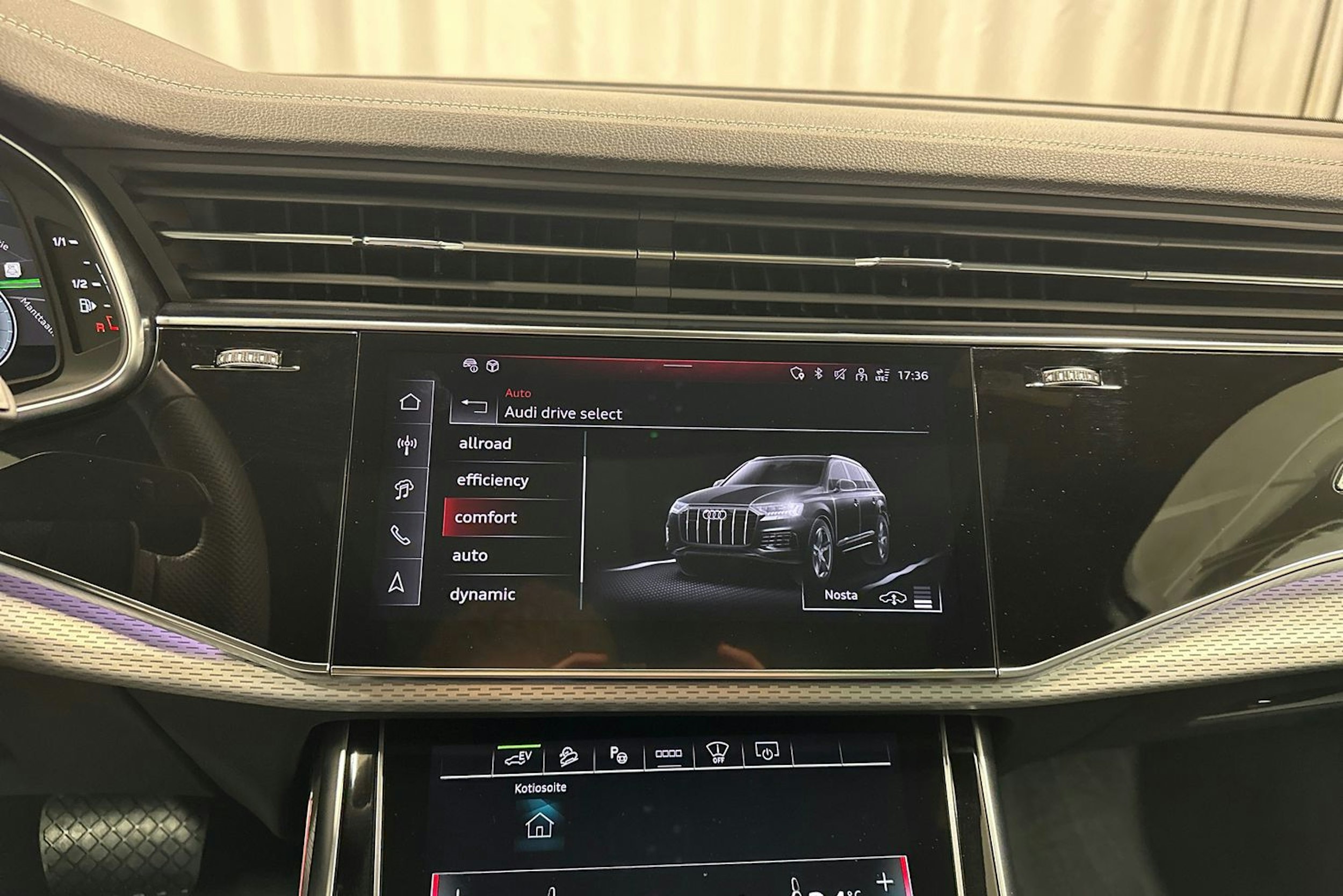 hopea Audi Q7 2024 kuva 23.
