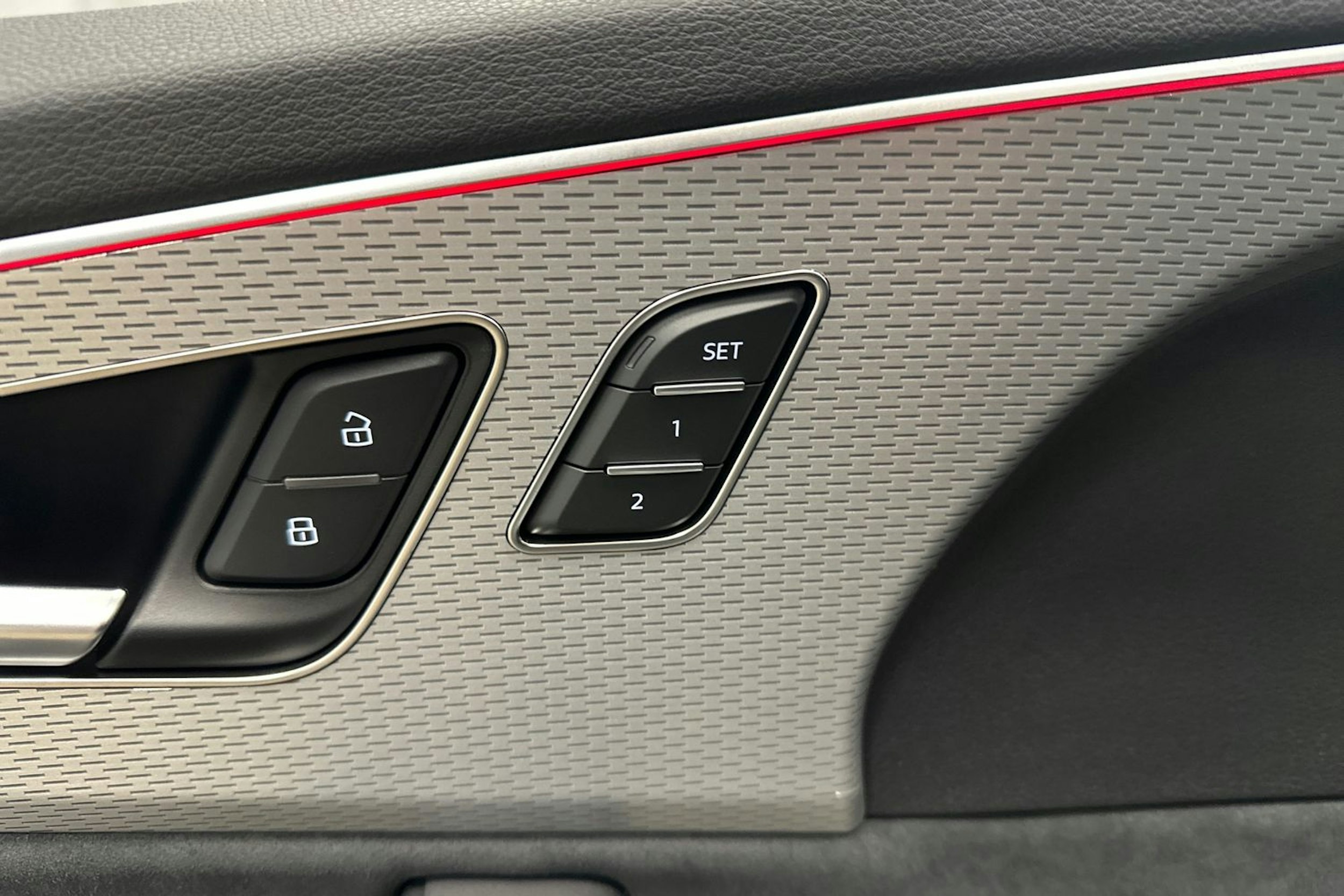 hopea Audi Q7 2024 kuva 34.