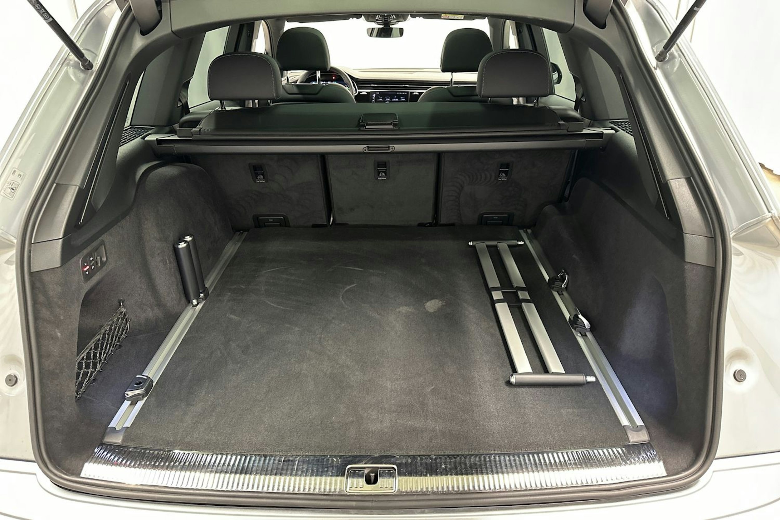 hopea Audi Q7 2024 kuva 37.