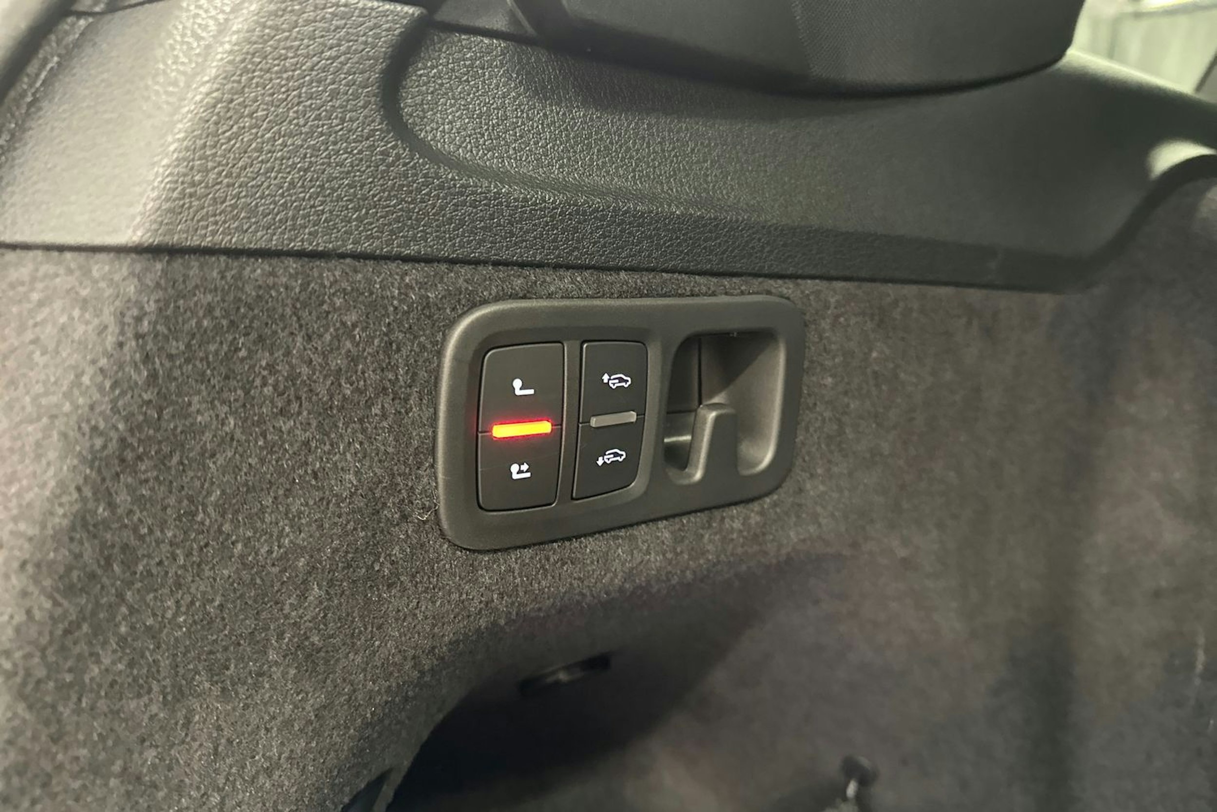 hopea Audi Q7 2024 kuva 39.