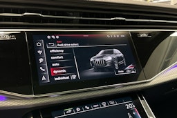 harmaa Audi Q7 2024 kuva 17.