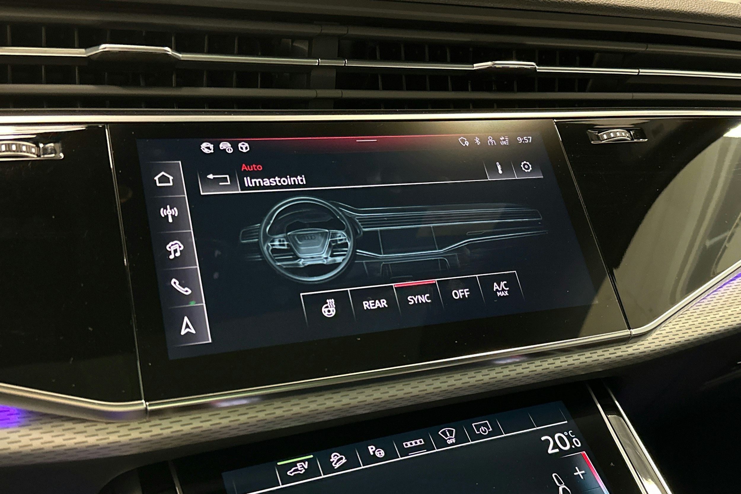 harmaa Audi Q7 2024 kuva 18.