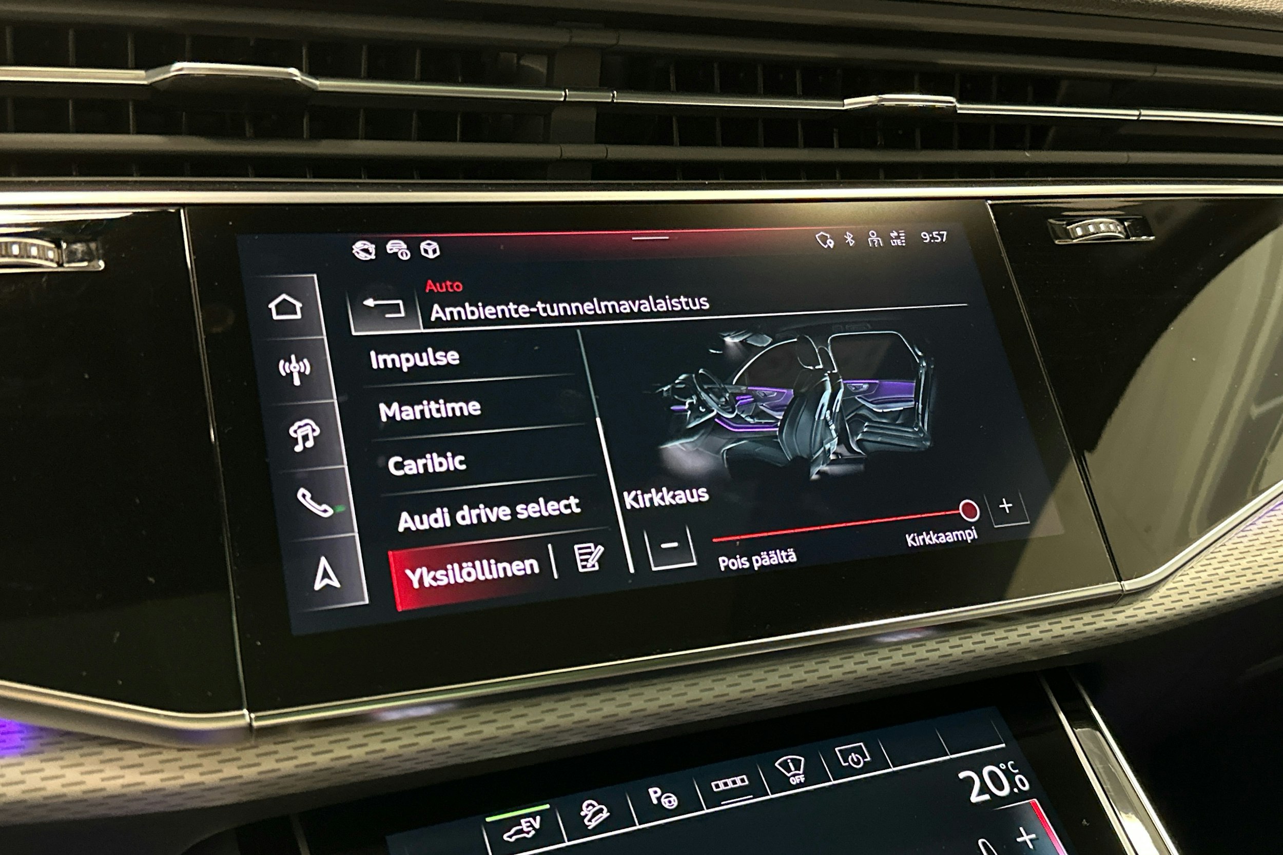 harmaa Audi Q7 2024 kuva 20.