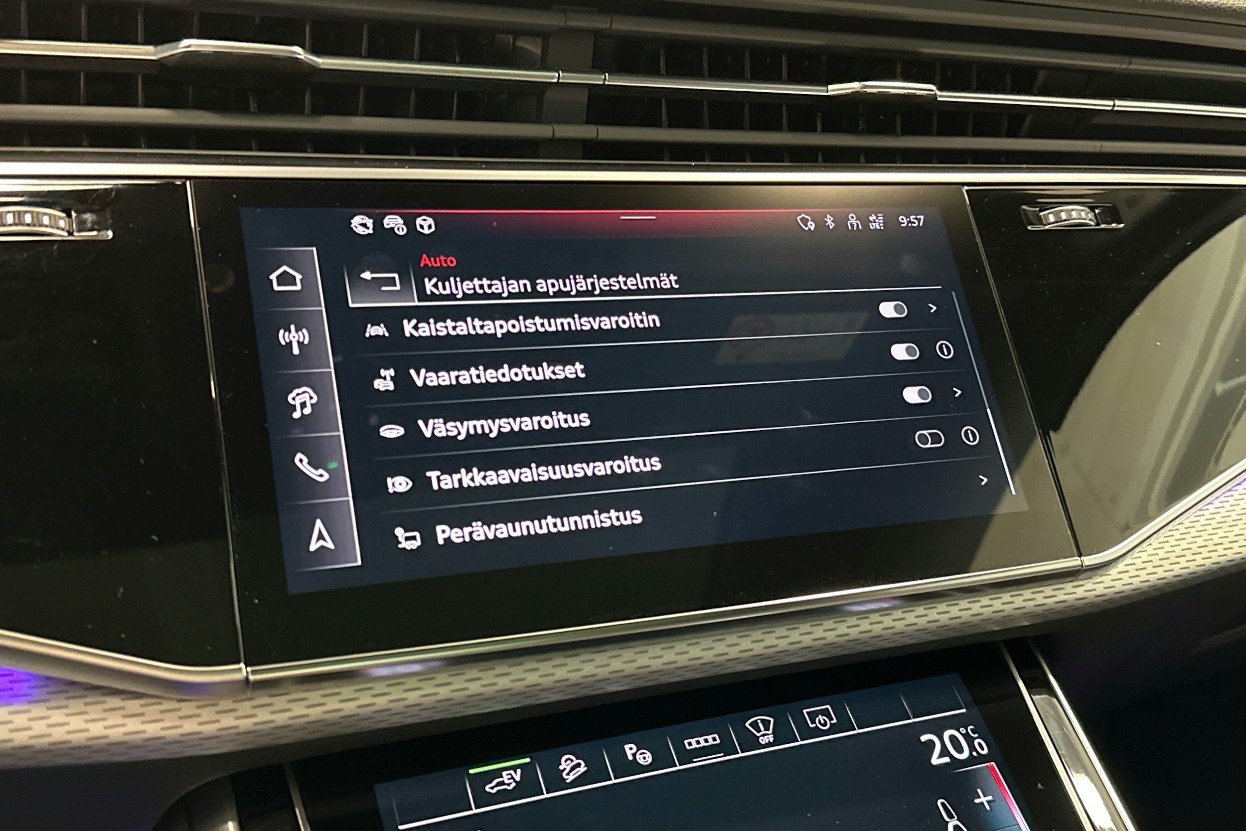harmaa Audi Q7 2024 kuva 22.