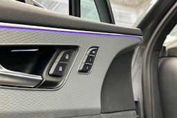 harmaa Audi Q7 2024 kuva 26.