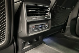 harmaa Audi Q7 2024 kuva 30.