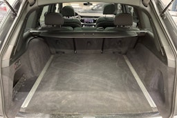 Harmaa Audi Q7 2024 kuva 13.