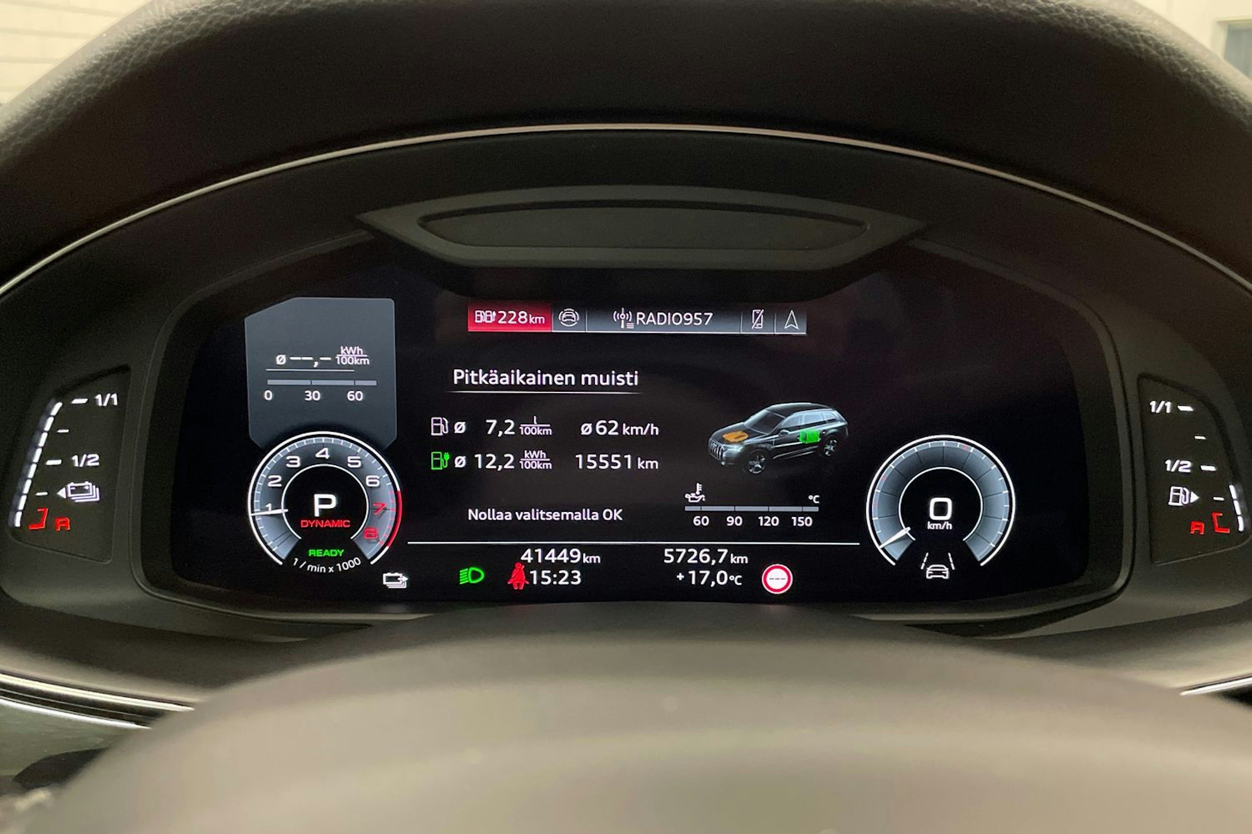 Harmaa Audi Q7 2024 kuva 14.