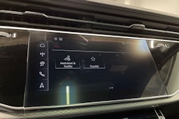 Harmaa Audi Q7 2024 kuva 22.