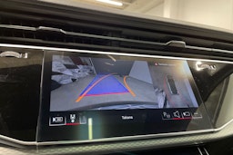 Harmaa Audi Q7 2024 kuva 23.