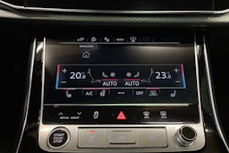 Harmaa Audi Q7 2024 kuva 24.