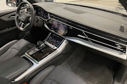 Harmaa Audi Q7 2024 kuva 35.