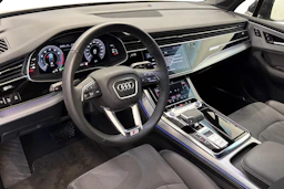 ruskea (beige) Audi Q7 2024 kuva 6.