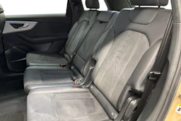 ruskea (beige) Audi Q7 2024 kuva 8.