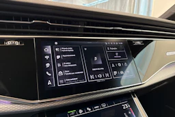 ruskea (beige) Audi Q7 2024 kuva 16.