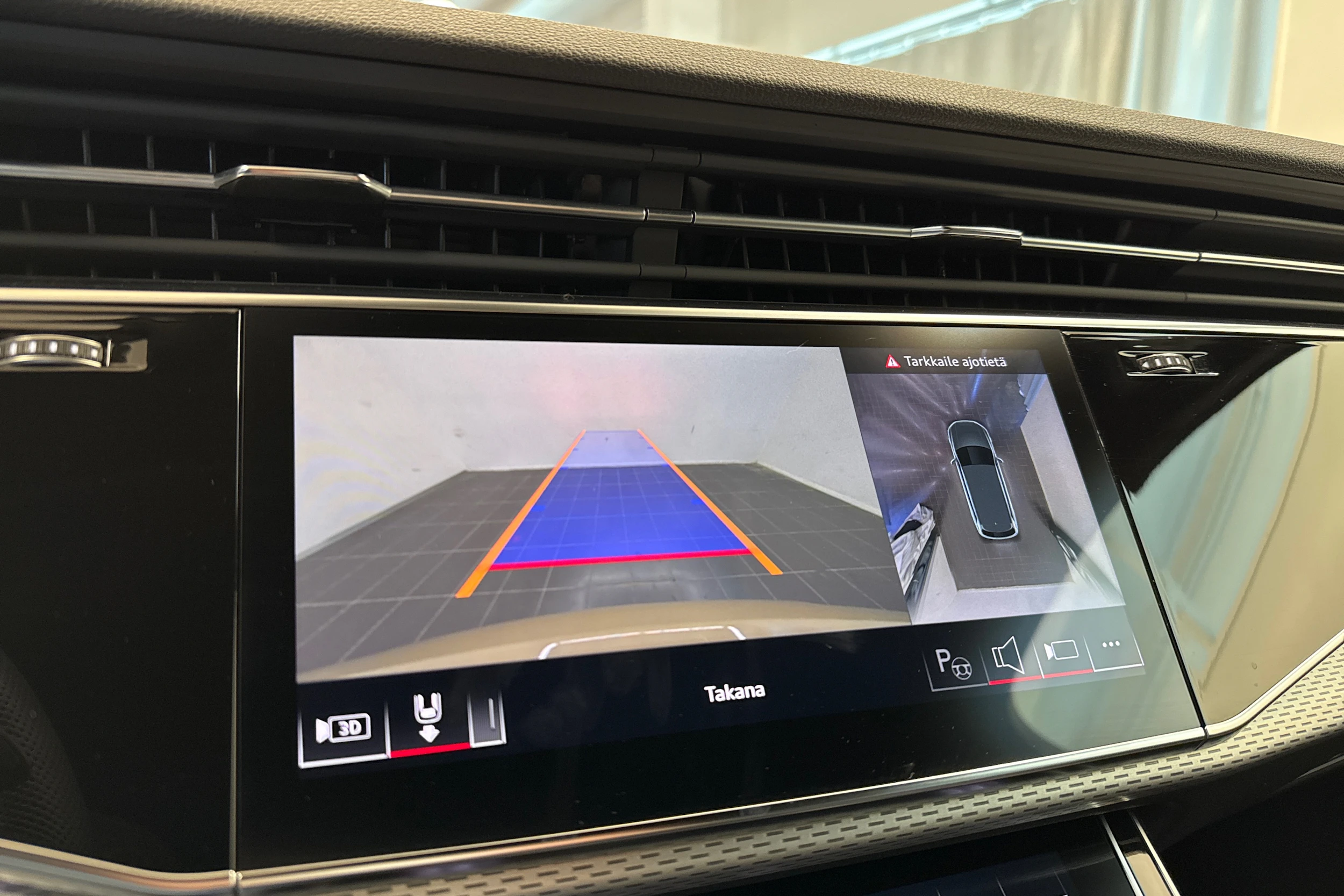 ruskea (beige) Audi Q7 2024 kuva 18.