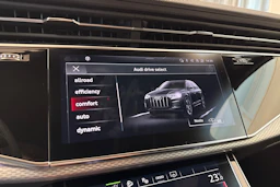 ruskea (beige) Audi Q7 2024 kuva 19.