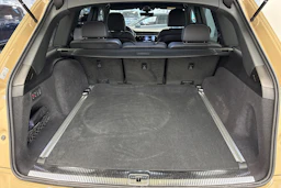 ruskea (beige) Audi Q7 2024 kuva 25.