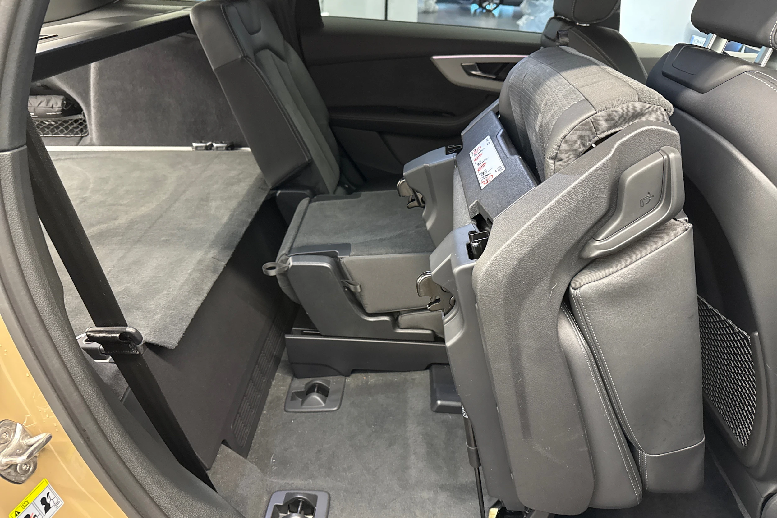 ruskea (beige) Audi Q7 2024 kuva 28.