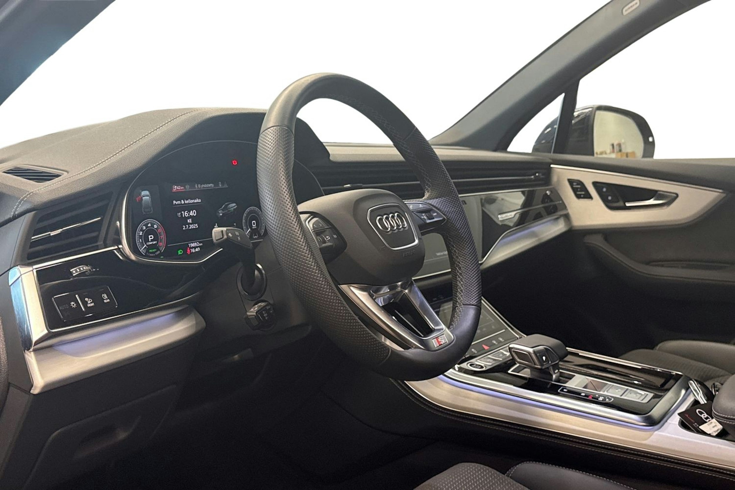 met. sininen Audi Q7 2024 kuva 7.