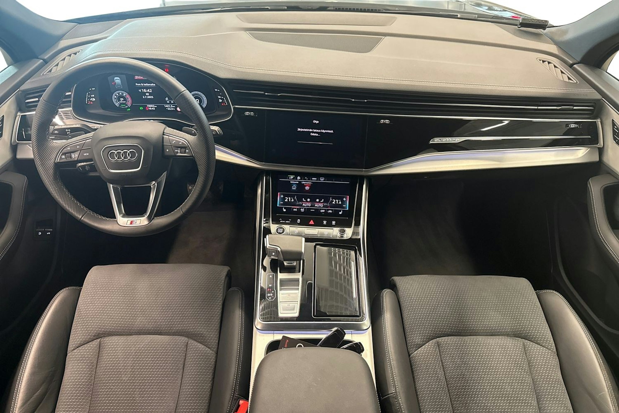 met. sininen Audi Q7 2024 kuva 9.
