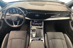met. sininen Audi Q7 2024 kuva 9.