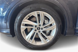 met. sininen Audi Q7 2024 kuva 11.