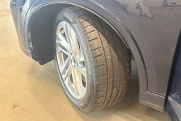 met. sininen Audi Q7 2024 kuva 13.