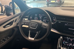 met. sininen Audi Q7 2024 kuva 14.