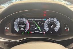 met. sininen Audi Q7 2024 kuva 19.