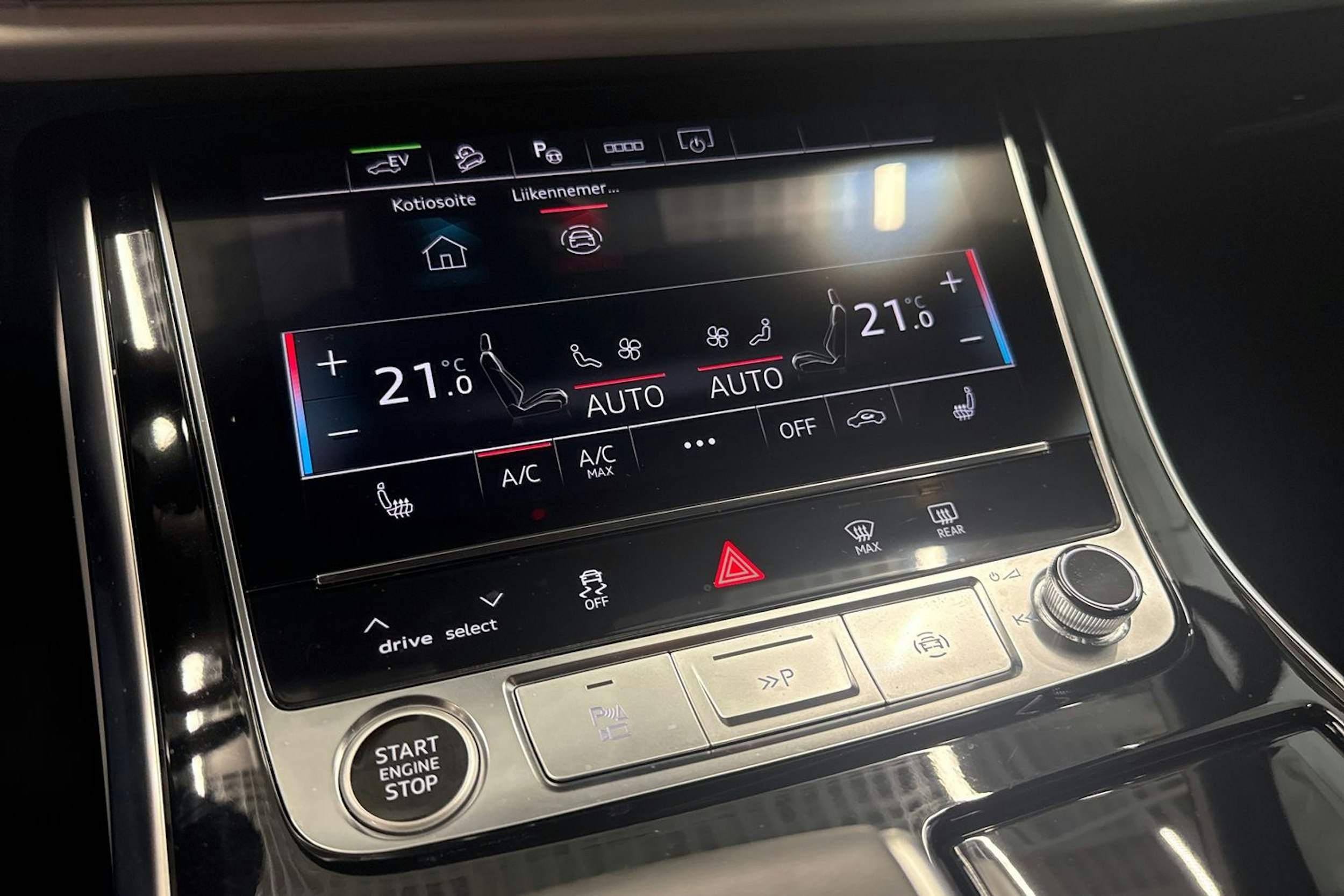 met. sininen Audi Q7 2024 kuva 21.