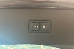 met. sininen Audi Q7 2024 kuva 31.
