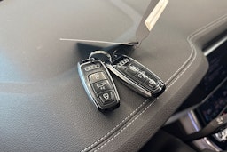 met. sininen Audi Q7 2024 kuva 35.